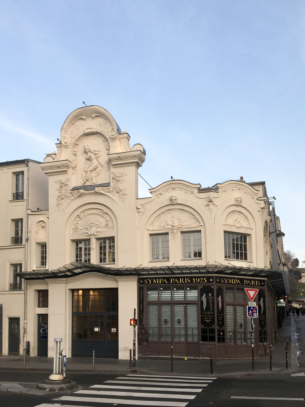 Регент Монмартру — Paris