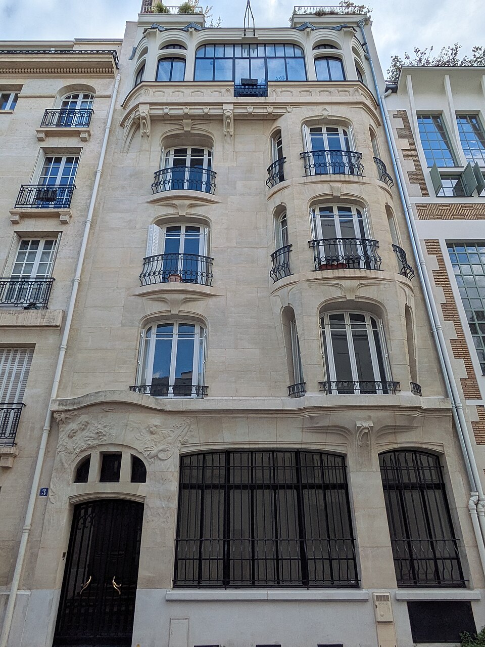 Capsule — Paris