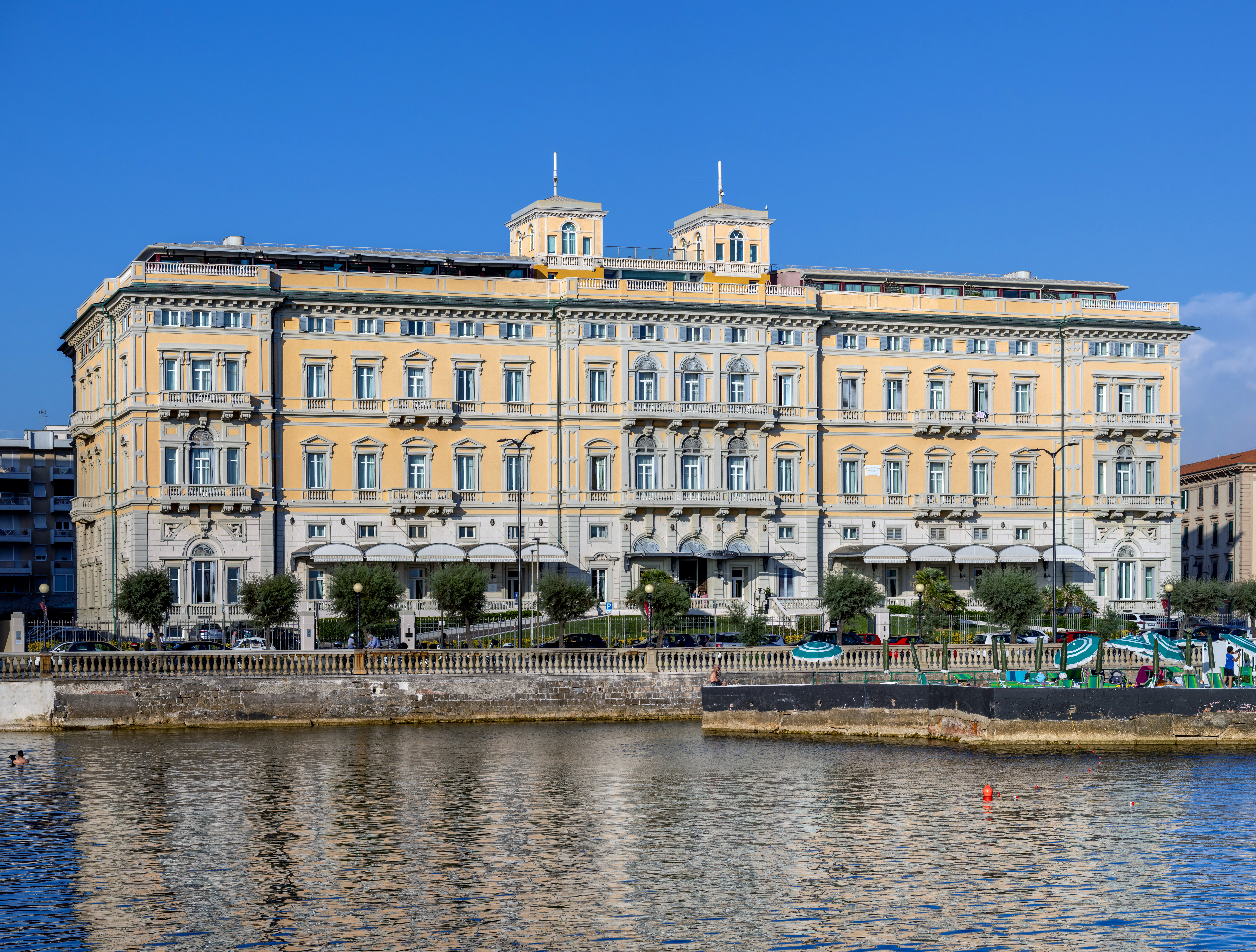 Bay Hotel