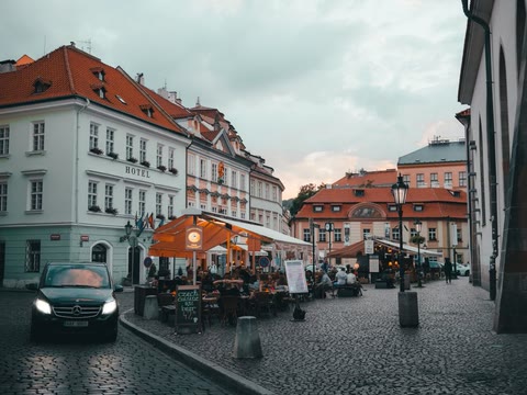 Ліза і Марко: двоє в місті · серія 8: Прага