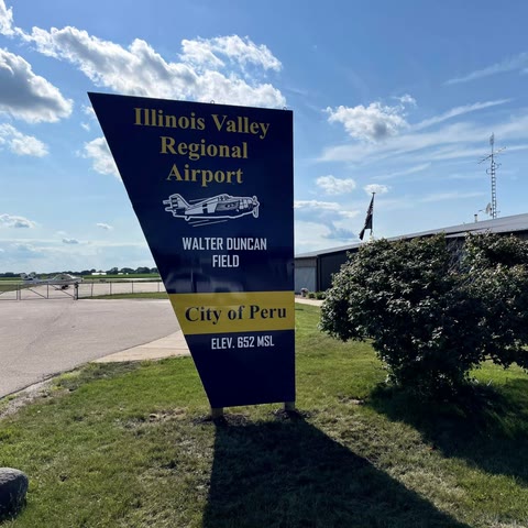 Illinois Valley Regional Airport-Walter A Duncan Field
