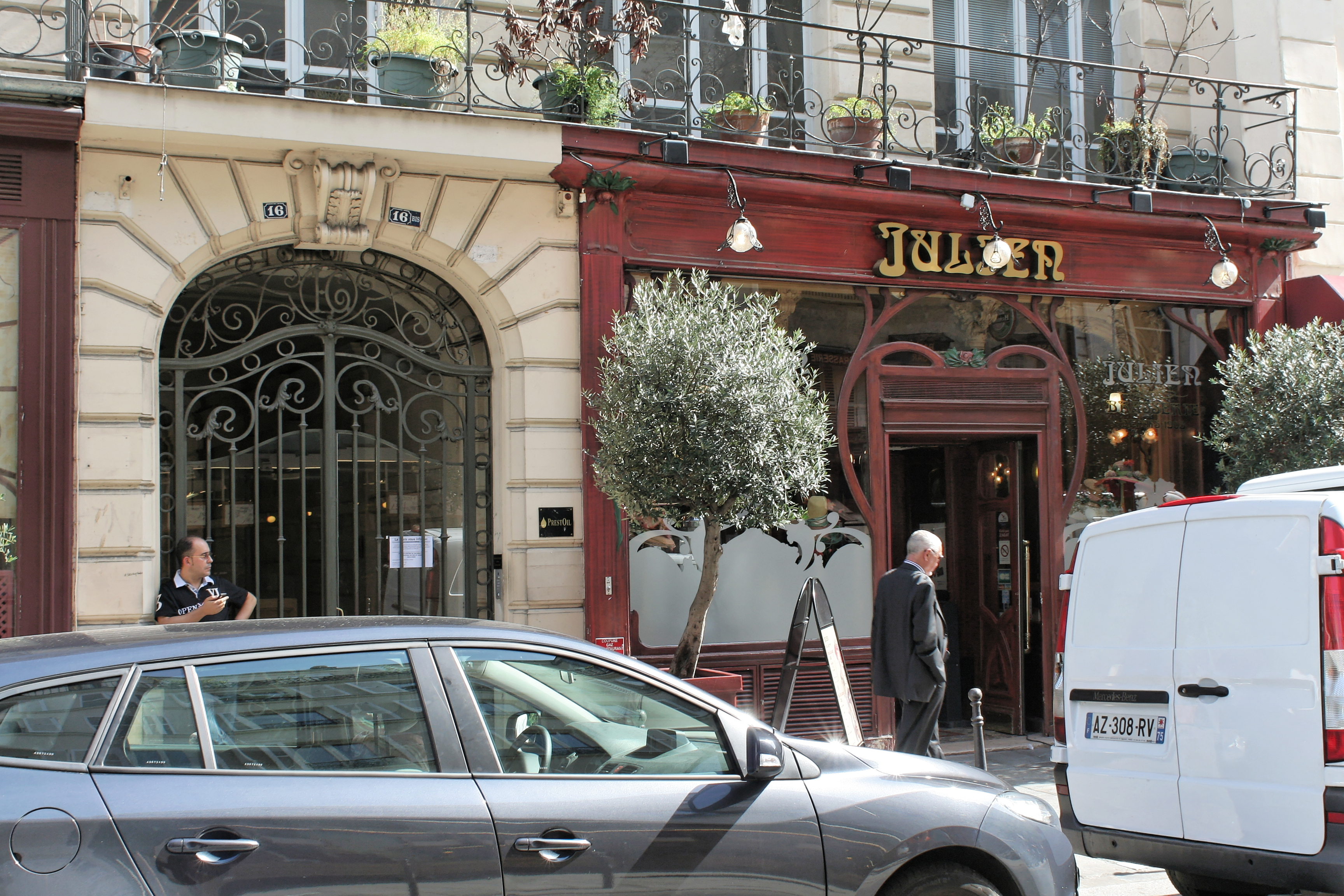 Жульєн Буйон — Paris